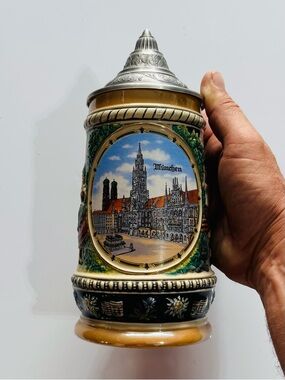 Vintage Gerz Lidded Beer Stein "Munchen"